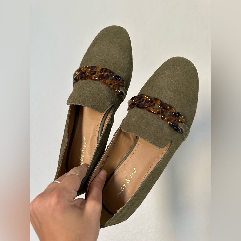 NEW Violet and Red Loafers in Green with Tortoise Shell Accent Piece Size 7
